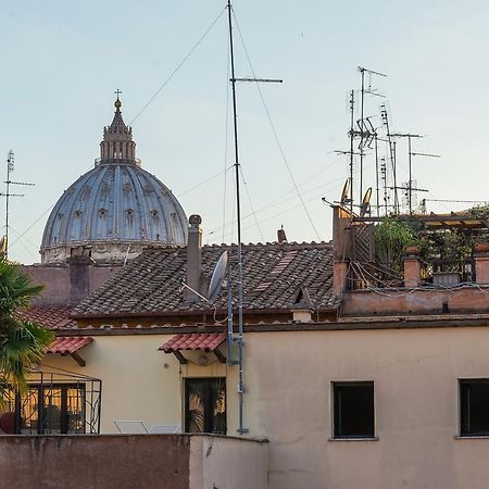 La Porta Rossa Di Borgo - Vatican Luxury Suite Рим Стая снимка